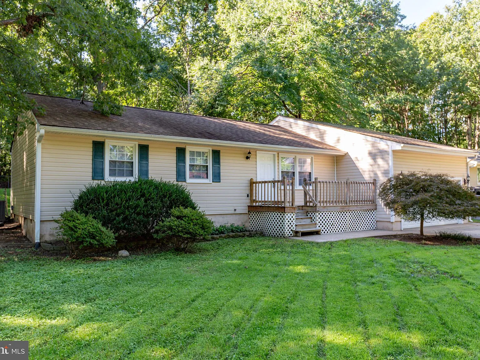3 bed, 2.0 bath, 1500 sqft, $2,175 — Photo 2