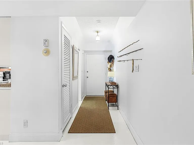 280 2nd Ave S #206 — Photo 5