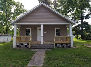 965 S English Ave, Marshall, MO 65340