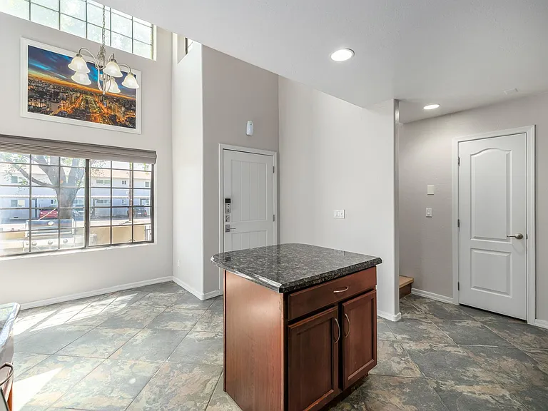 3435 E Lance Ln — Photo 11
