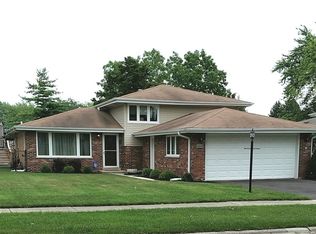 10331 S Kathy Ct, Palos Hills, IL