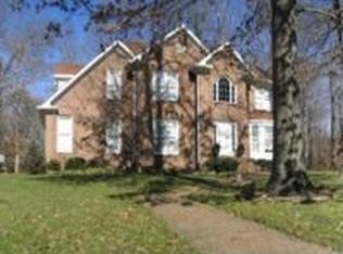 971 Ridgewood Dr, Clarksville, TN