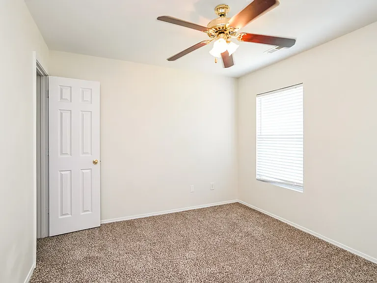 2222 Buckleigh Dr — Photo 12