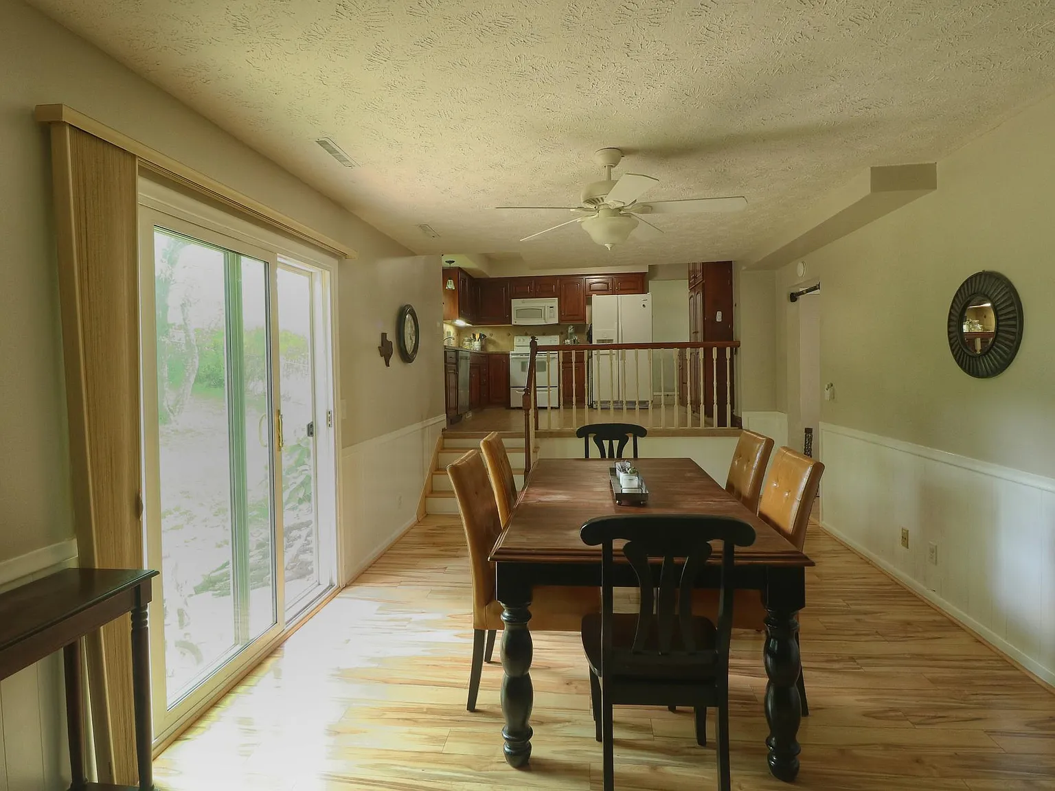 3 bed, 2.5 bath, 2105 sqft, $2,400 — Photo 4