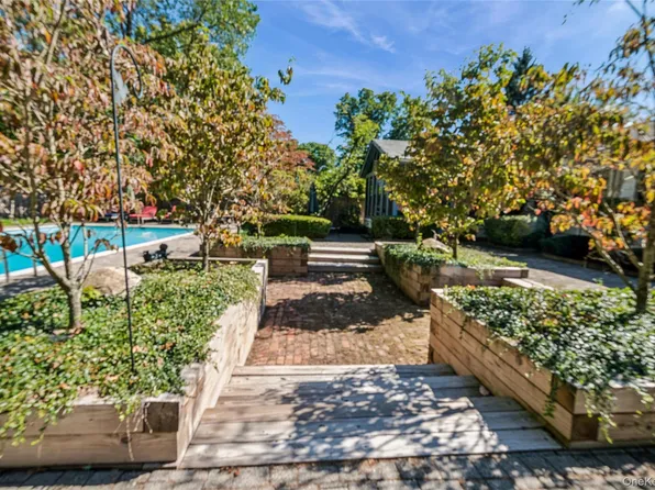 26 Jill Drive, West Nyack, NY 10994