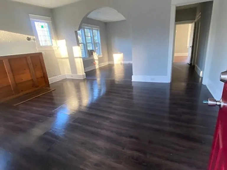 315 S Winslow Ave — Photo 2