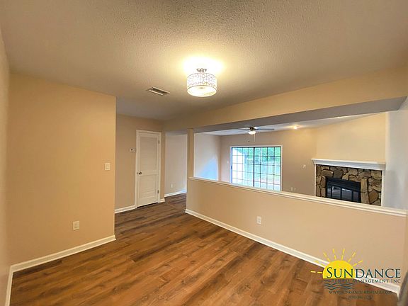2nd image of 222D Cloverdale Blvd E