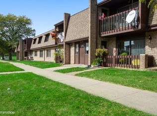 9147 S Roberts Rd APT 103, Hickory Hills, IL 60457