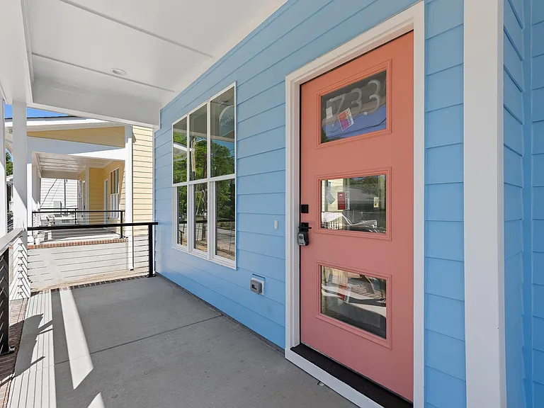 737 Hopkins St — Photo 3