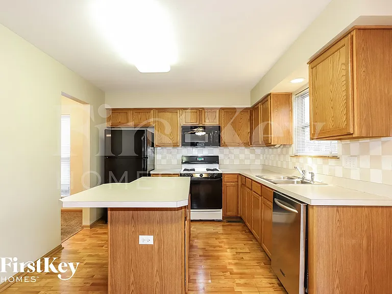 11730 Niagra Ln — Photo 6
