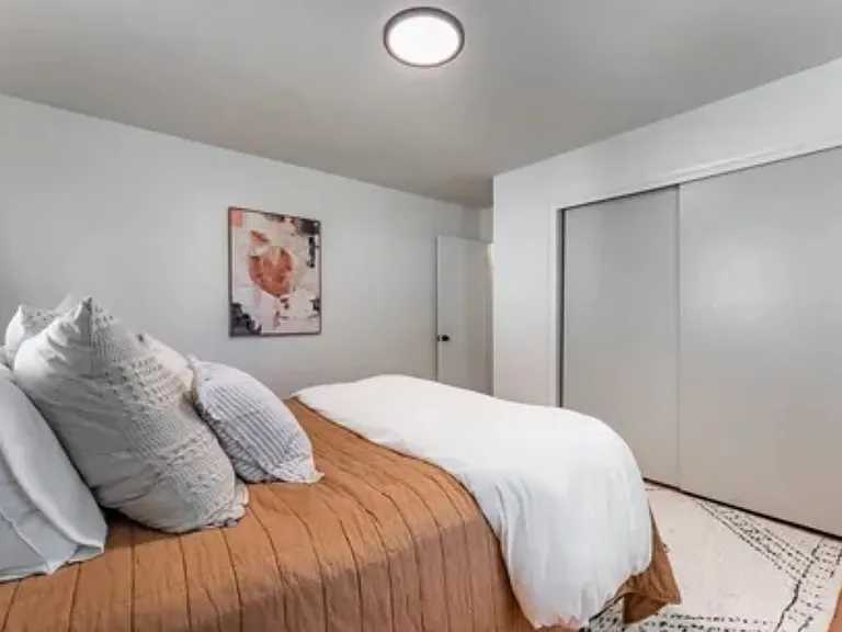 204 N Mock St — Photo 6