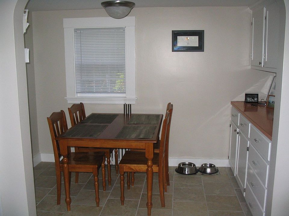 Breakfast nook