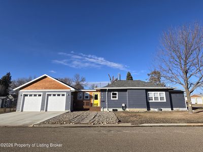 906 2nd Ave N, New England, ND, 58647
