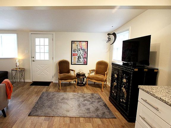 4th image of 215 E Traube Ave