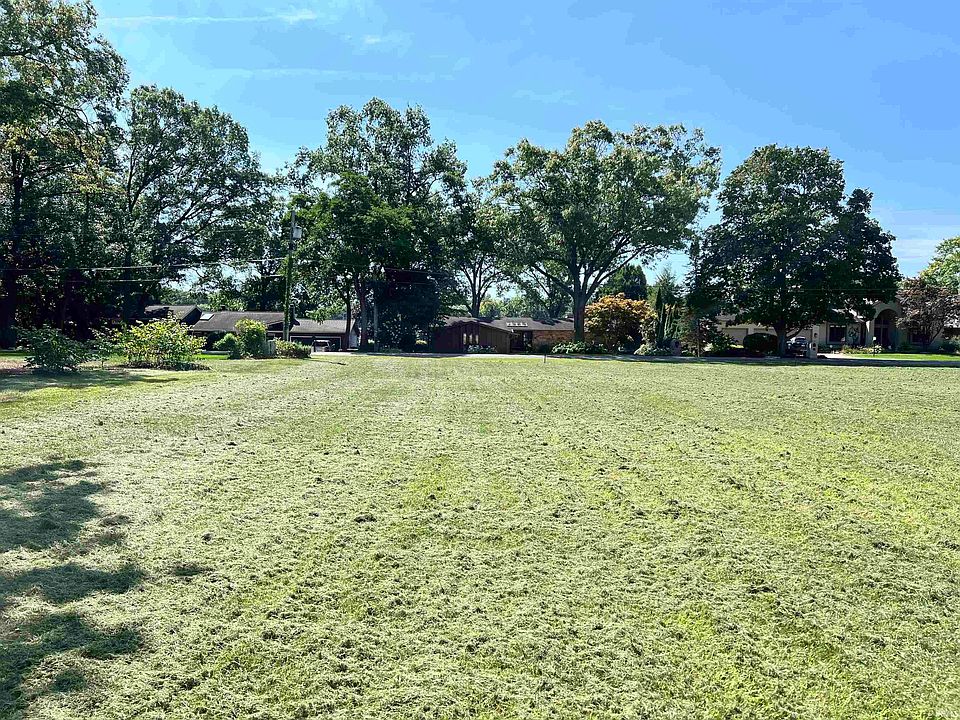 2nd image of 3418 Greenleaf Blvd