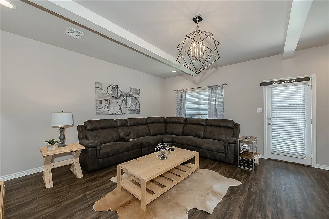 1 bed, 1701 sqft, $800 — Photo 4