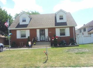 7909 W 72nd St, Bridgeview, IL 60455