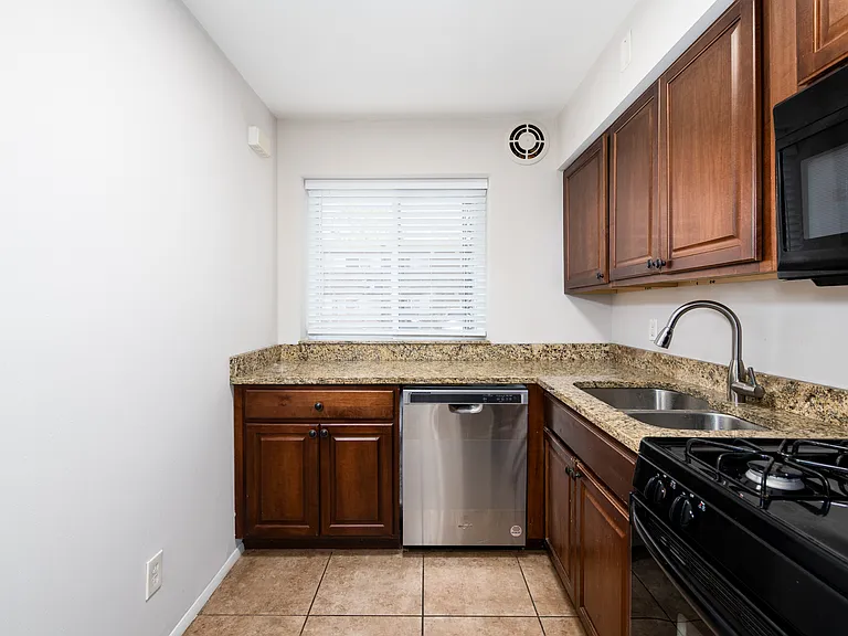 7215 Southwest Ave #110AB — Photo 2