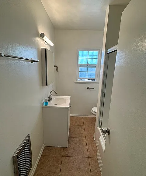 1727 N Garfield Pl #7 — Photo 10