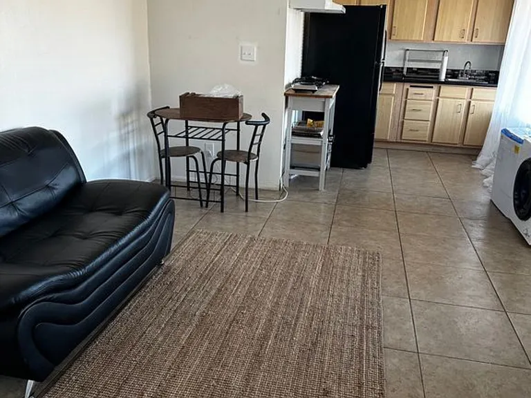 2011 W Dahlia Dr #1 — Photo 2