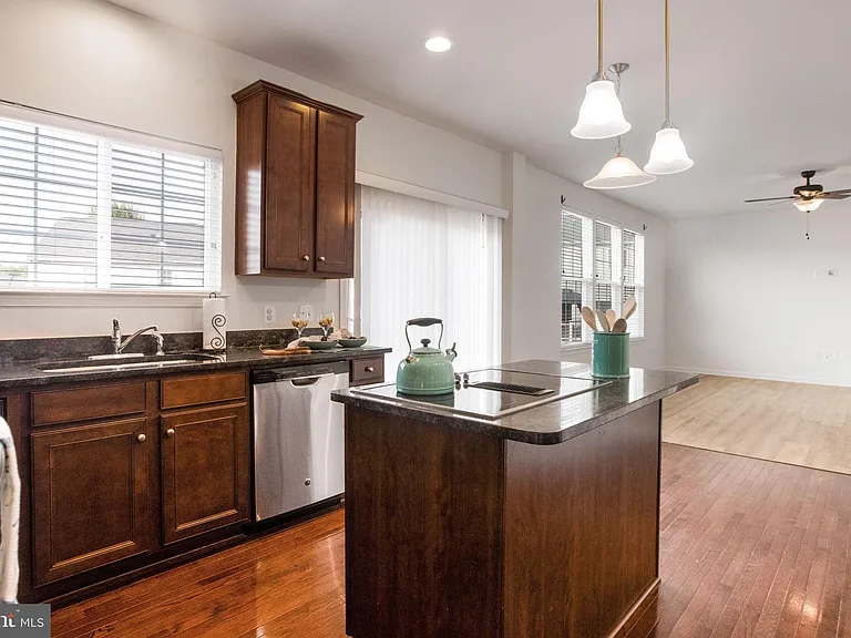 4 Cornerstone Dr — Photo 17