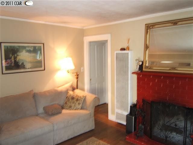 2nd image of 3613 Chestnut St