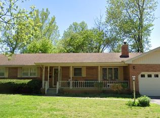 2236 E Cambridge St, Springfield, MO 65804