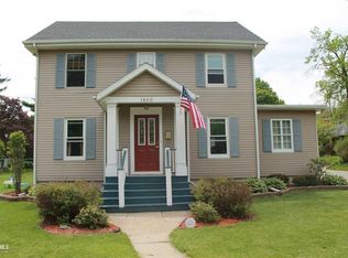 1449 W Stephenson, Freeport, IL 61032
