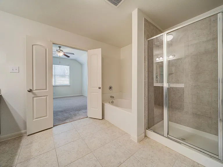 4517 Shy Creek Ln — Photo 15