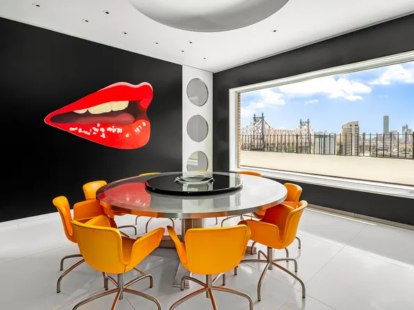 1 Sutton Place South image 6 of 25