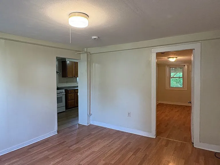 84 Mill Street - Red Pod — Photo 2