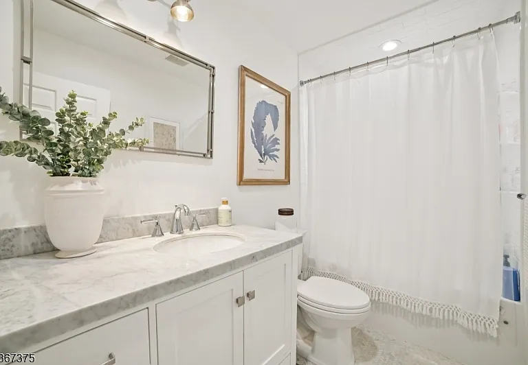 415 Fairmount Ave — Photo 21