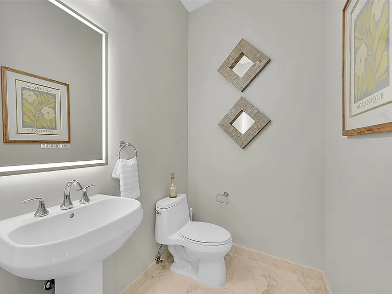 2254 SE 7th St — Photo 40