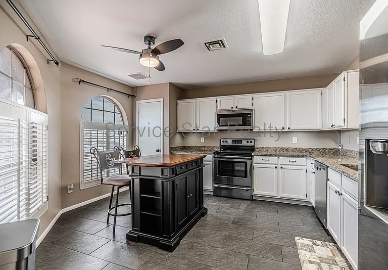 7730 W Shaw Butte Dr — Photo 5