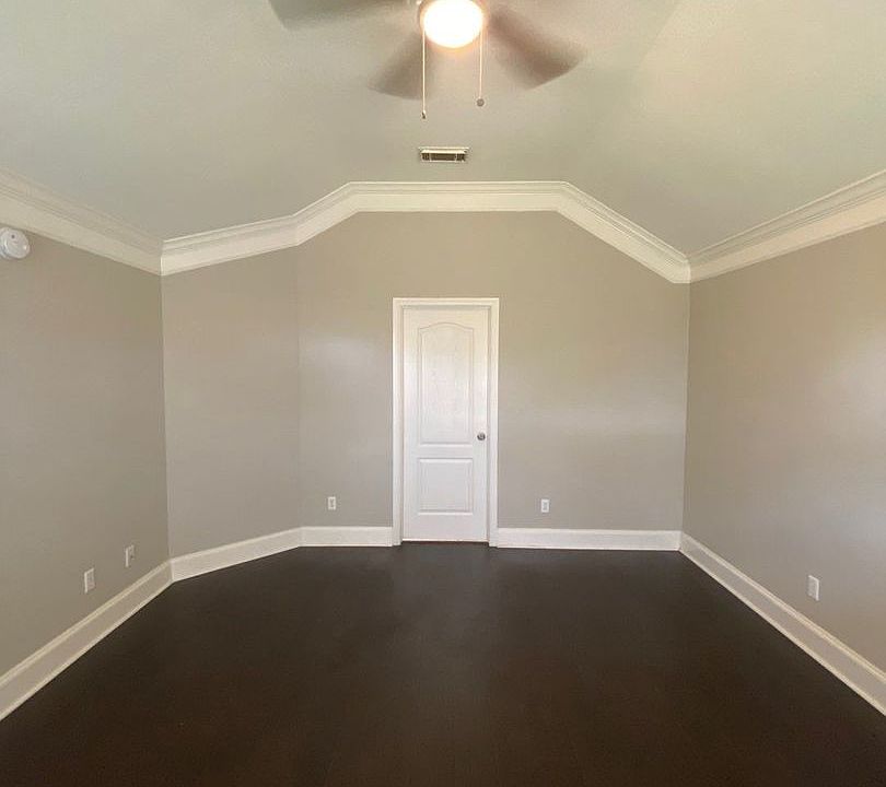 1st image of 21219 Woodland Green Dr