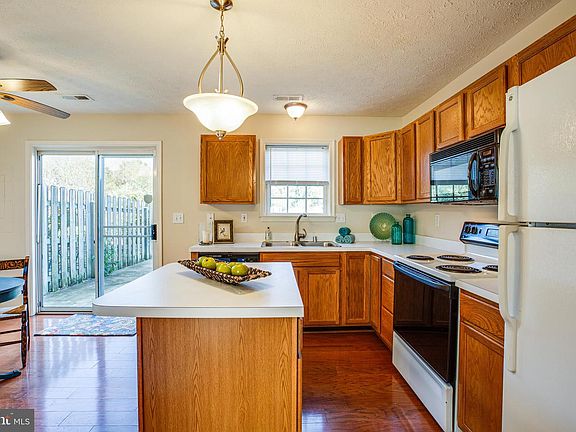 5th image of 9607 Coventry Creek Dr