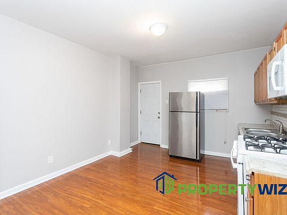 4th image of 2608 McElderry St #1