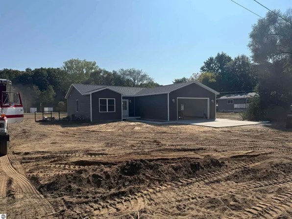 3884 N Lindy Ln, Weidman, MI 48893