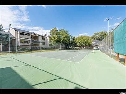 1st image of 925 E Creekhill Ln #30-1