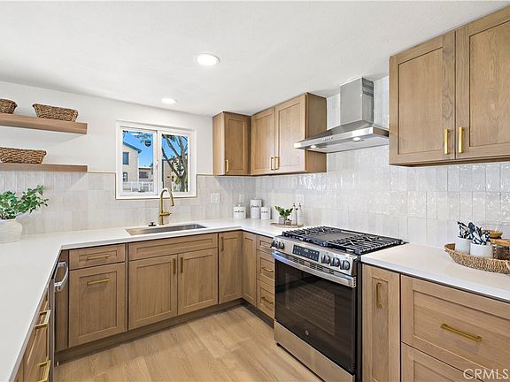 2nd image of 2707 Vanderbilt Ln #3