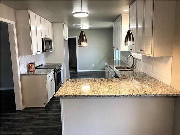 3rd image of 6017 Wormar Ave