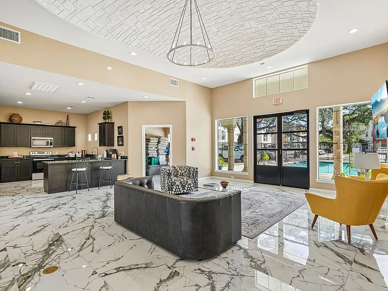 La Marquesa Apartments — Photo 7