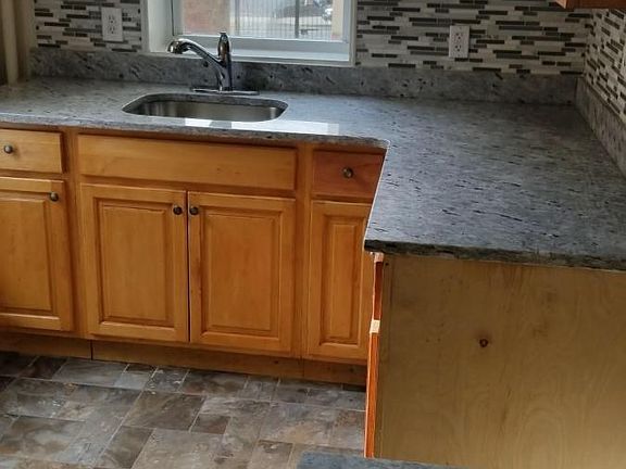 5th image of 239 Beacon Ave APT 9
