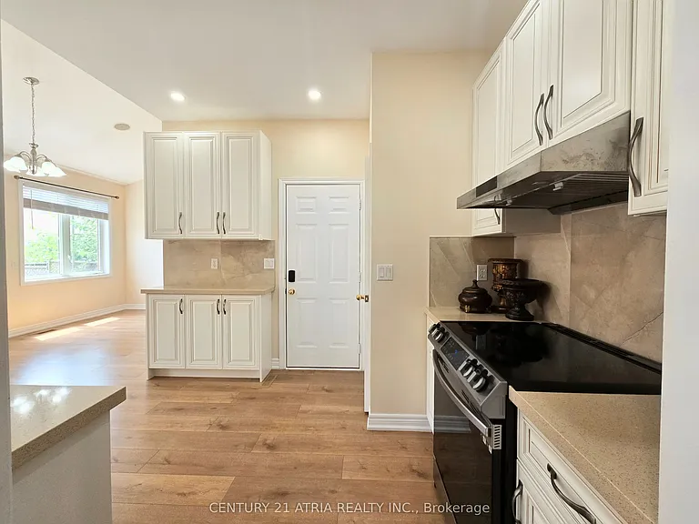 31 Cliveden Pl — Photo 11
