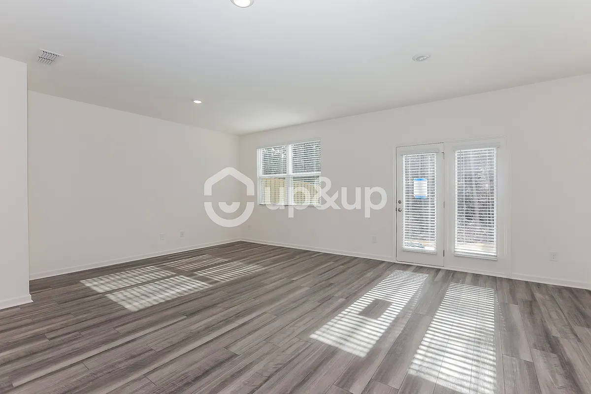 Building Photo - 110 Rydal Way