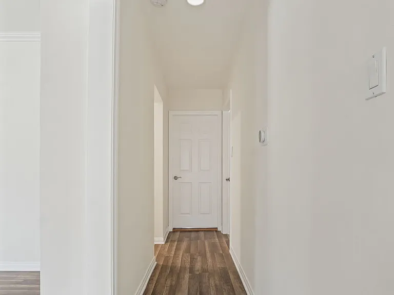 13842 Hamlin St — Photo 16