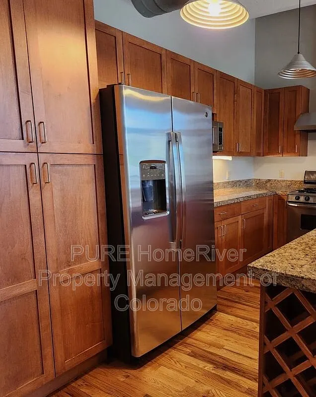 1 bed, 1.0 bath, 974 sqft, $2,000 — Photo 3