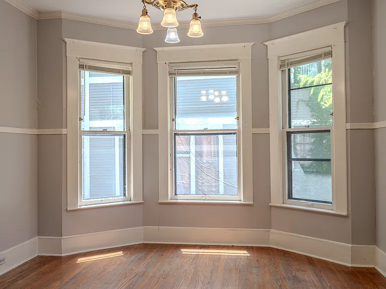 243 Union Ave SE — Photo 2