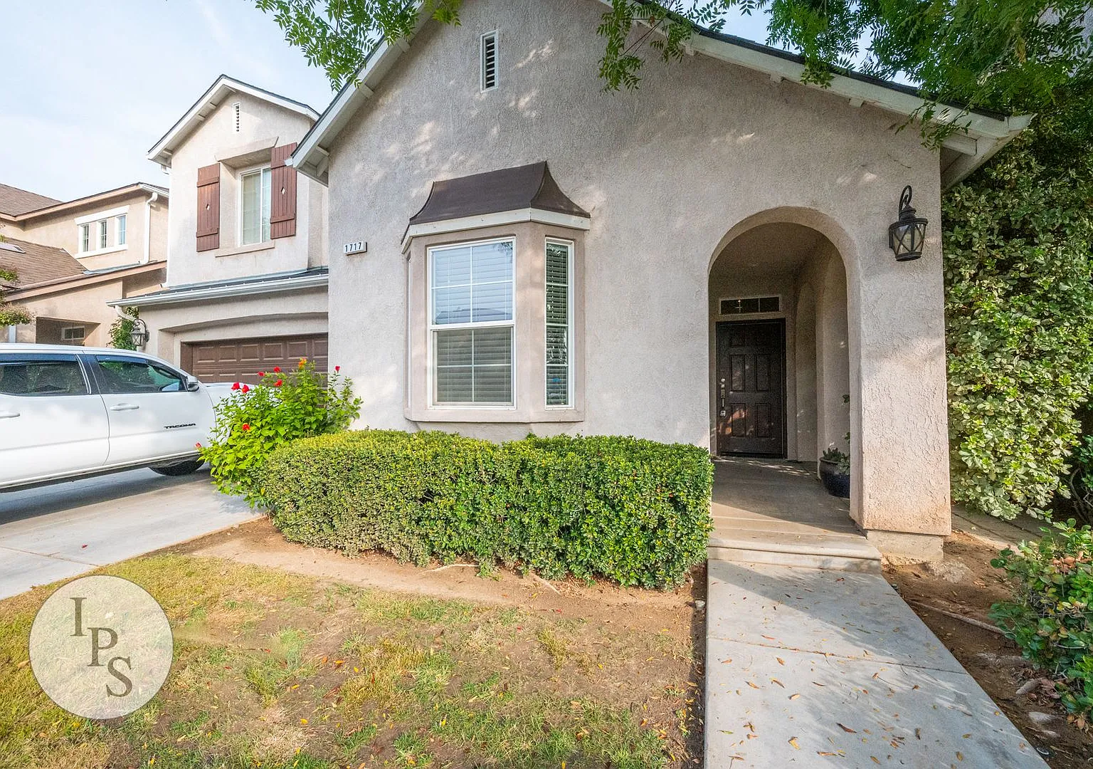 Clovis Gated 2-Story Home, 2BR/3BA, Built 2005 2x Primary Suites — Photo 3