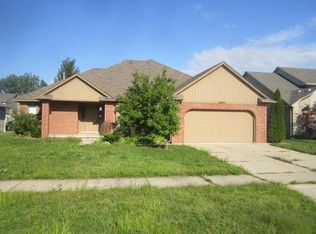 53260 Villa Rosa Dr, Macomb, MI 48042